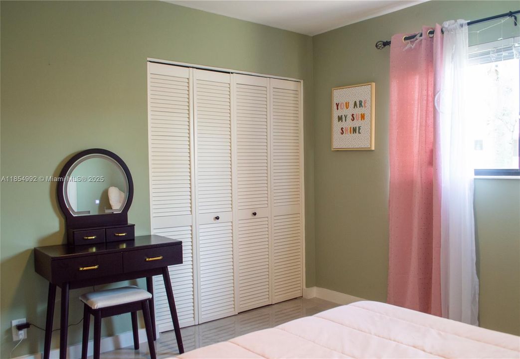 Recently Sold: $320,000 (2 beds, 2 baths, 1389 Square Feet)