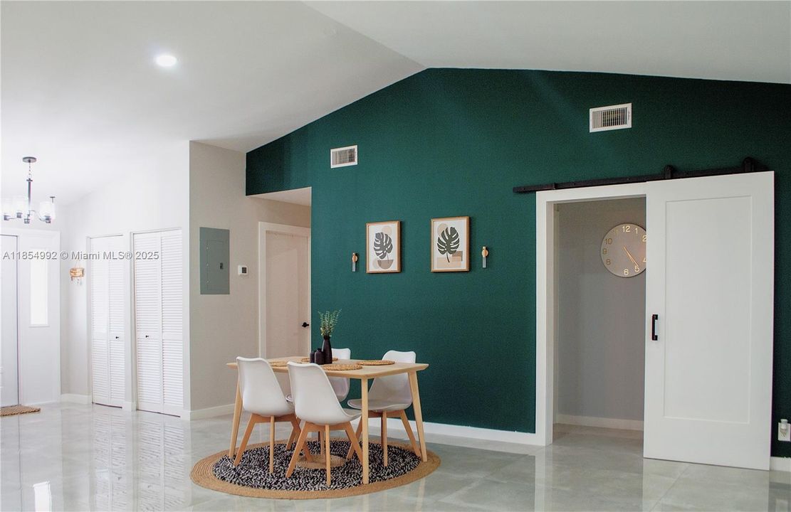 Recently Sold: $320,000 (2 beds, 2 baths, 1389 Square Feet)