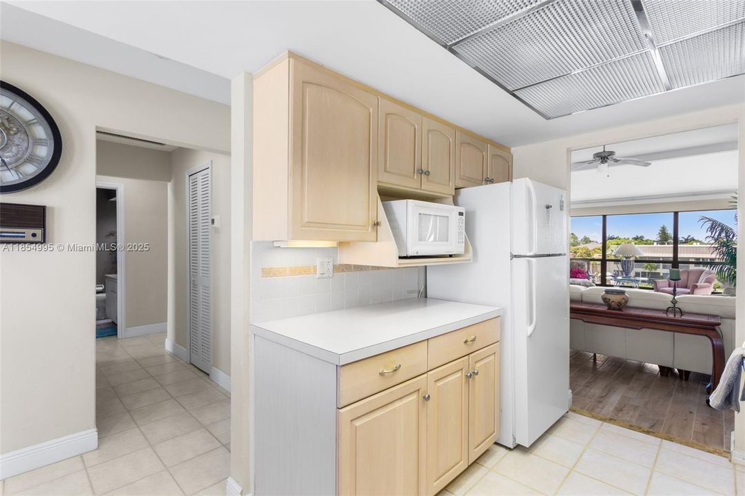 待售: $364,900 (2 贝兹, 2 浴室, 1296 平方英尺)