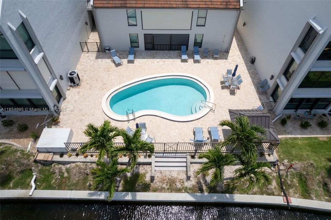 Relax by the CRYSTAL-CLEAR COMMUNITY POOL, or stroll along the scenic, walkable surroundings of this WONDERFUL NEIGHBORHOOD!