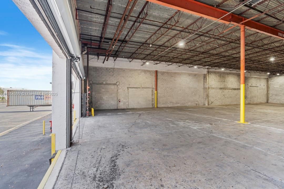 出租: $16 (0 贝兹, 0 浴室, 0 平方英尺)