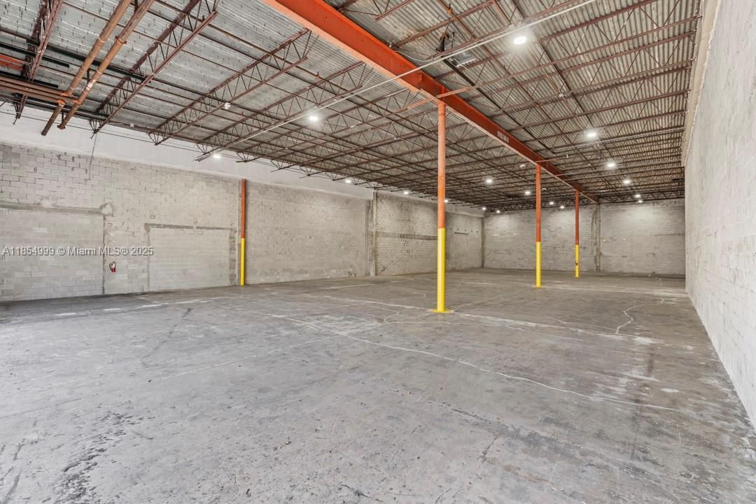 出租: $16 (0 贝兹, 0 浴室, 0 平方英尺)