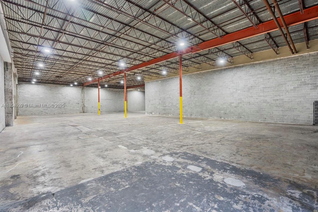 出租: $16 (0 贝兹, 0 浴室, 0 平方英尺)