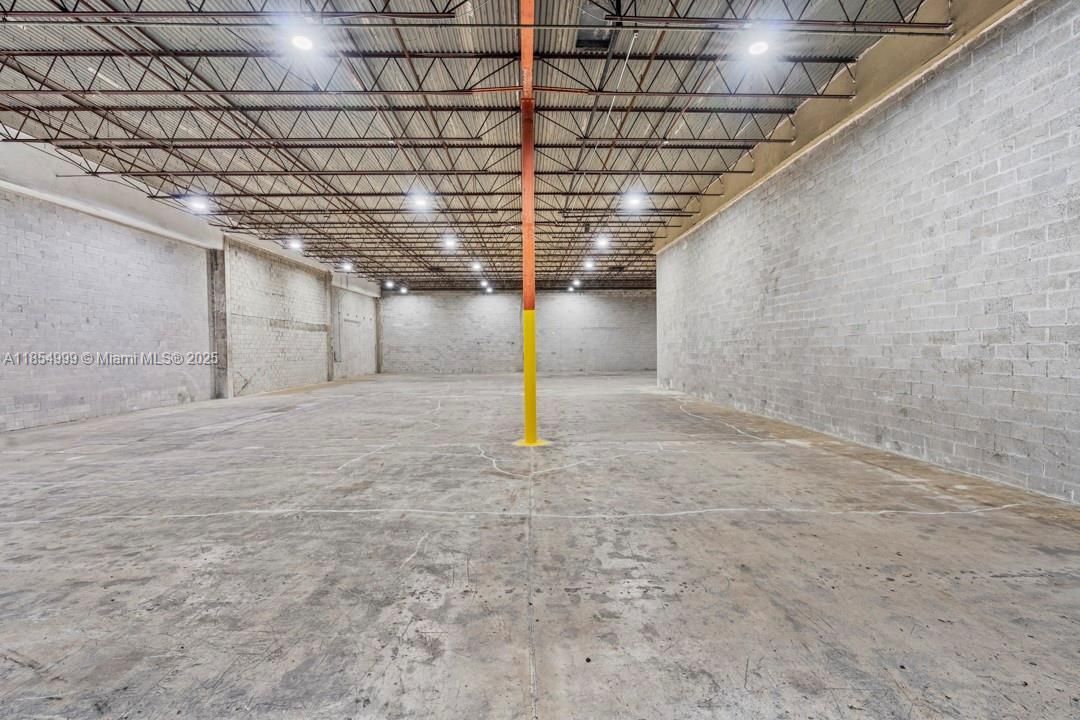 出租: $16 (0 贝兹, 0 浴室, 0 平方英尺)