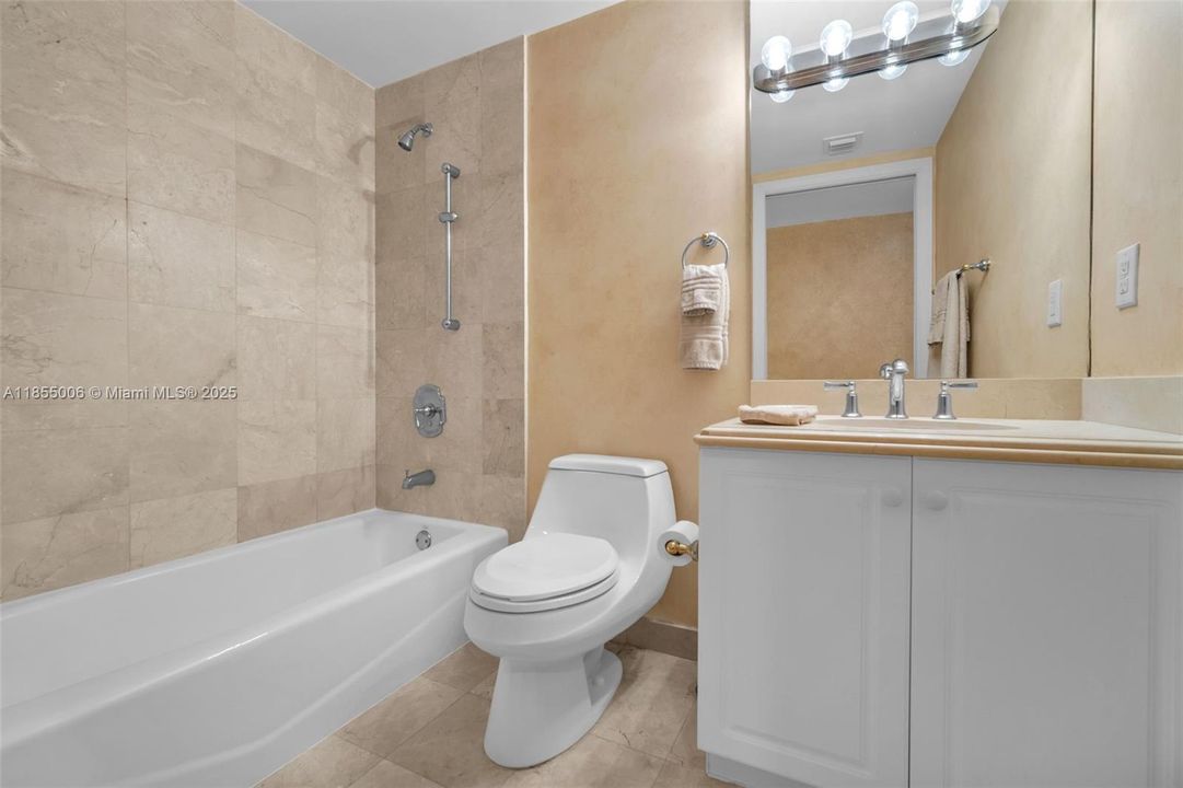 Recently Sold: $3,400,000 (3 beds, 3 baths, 2790 Square Feet)