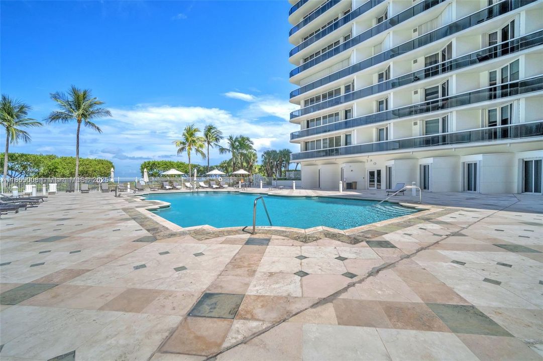 Recently Sold: $3,400,000 (3 beds, 3 baths, 2790 Square Feet)