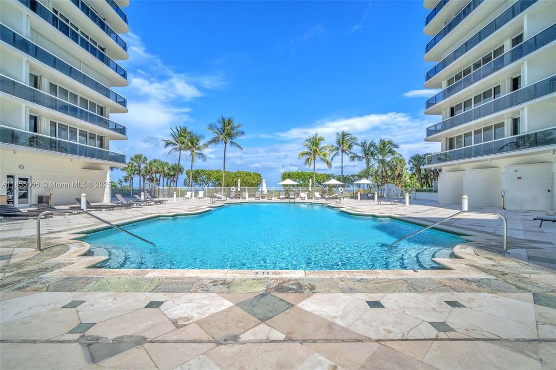 Recently Sold: $3,400,000 (3 beds, 3 baths, 2790 Square Feet)