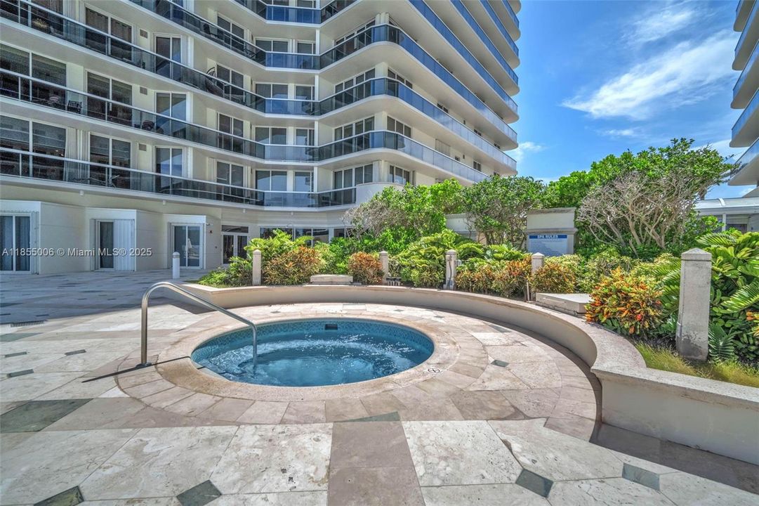 Recently Sold: $3,400,000 (3 beds, 3 baths, 2790 Square Feet)