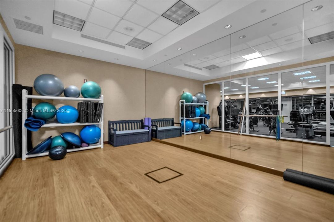 Recently Sold: $3,400,000 (3 beds, 3 baths, 2790 Square Feet)