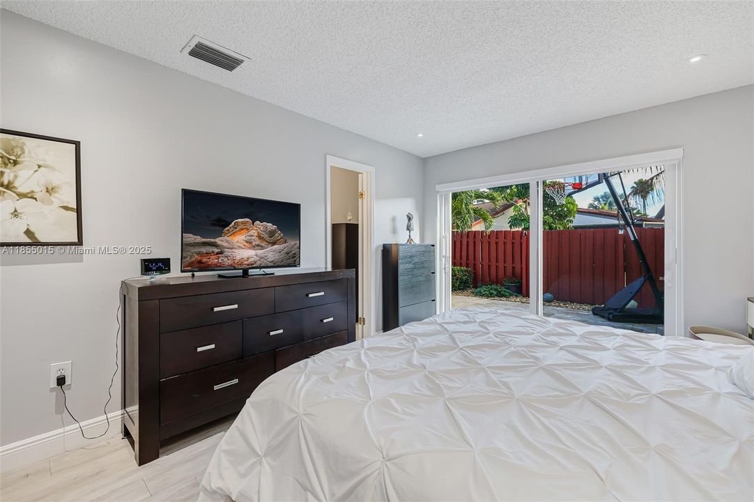 Active With Contract: $749,900 (4 beds, 3 baths, 2071 Square Feet)