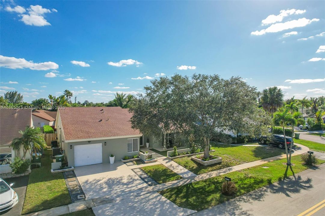 Active With Contract: $749,900 (4 beds, 3 baths, 2071 Square Feet)