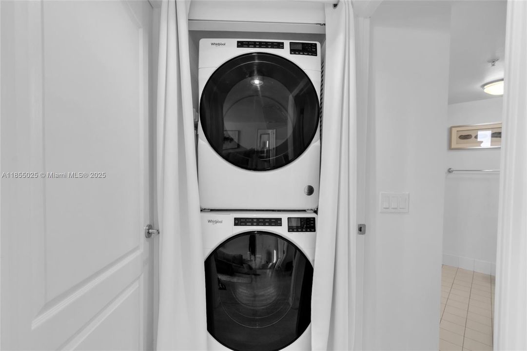 En Venta: $885,000 (2 camas, 2 baños, 1130 Pies cuadrados)