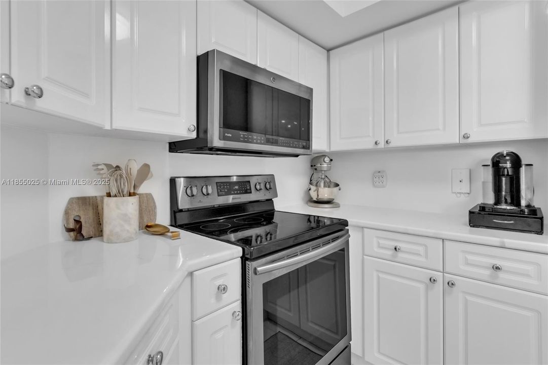 En Venta: $885,000 (2 camas, 2 baños, 1130 Pies cuadrados)