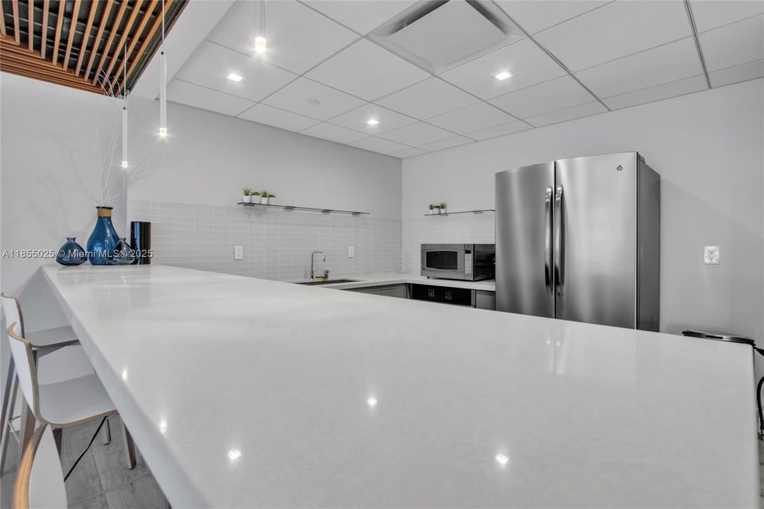 En Venta: $885,000 (2 camas, 2 baños, 1130 Pies cuadrados)