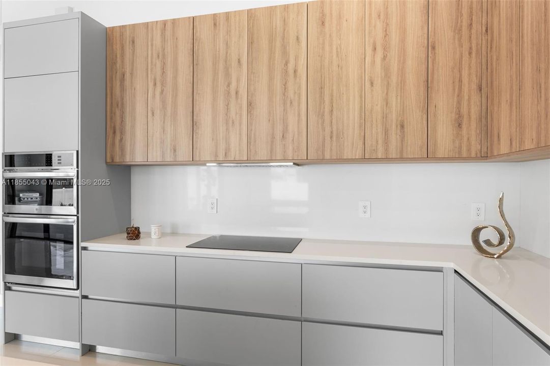 NEUTRAL PALETTE OF WHITE, LIGHT GRAY, and CASHMERE WELCOMES YOU HOME!