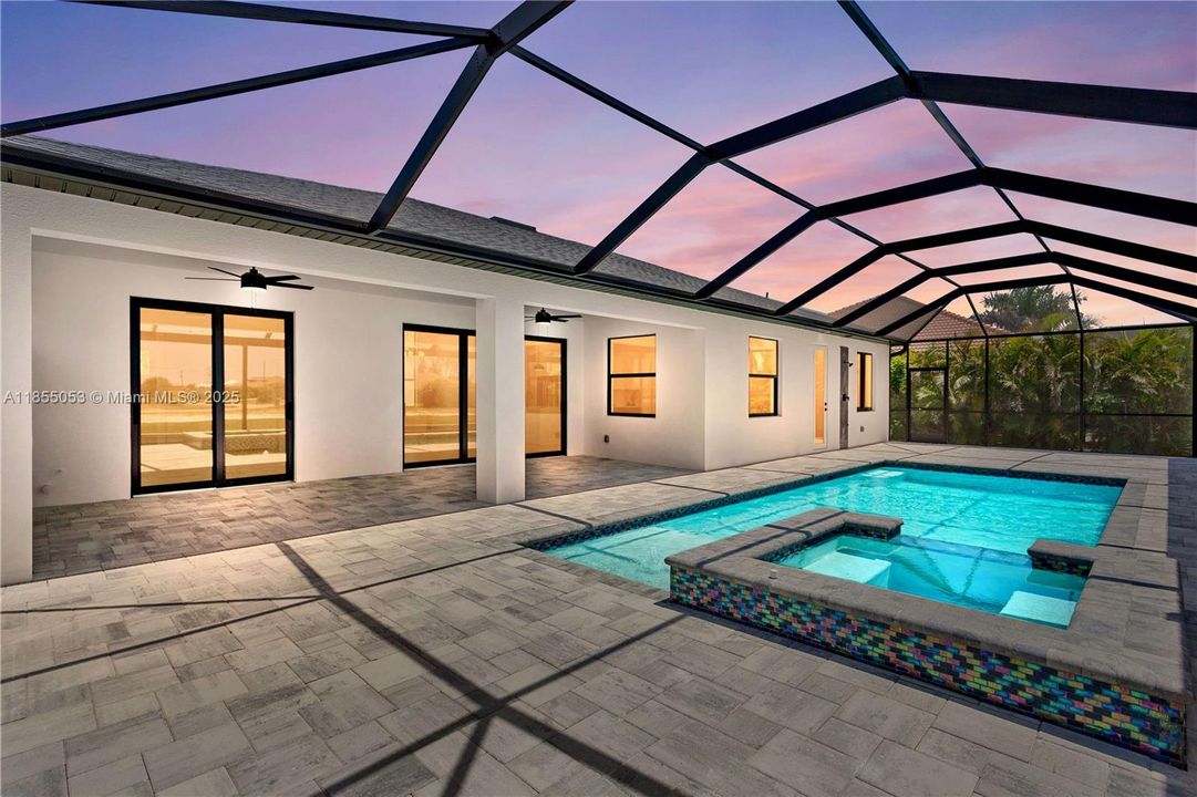 A RETREAT for BOATING ENTHUSIASTS & ANYONE WHO CHERISHES SWFL PARADISE LIFESTYLE!