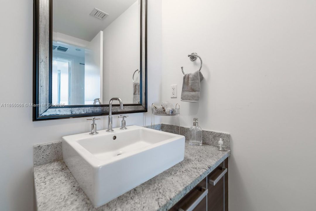 最近租的: $3,000 (1 贝兹, 1 浴室, 783 平方英尺)