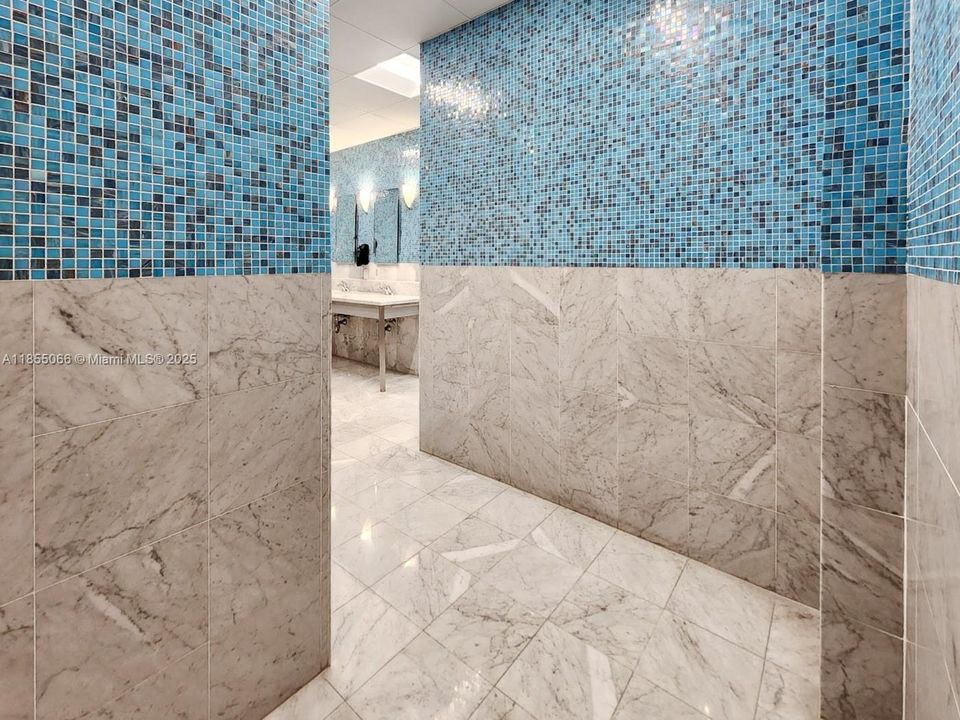 最近租的: $3,000 (1 贝兹, 1 浴室, 783 平方英尺)