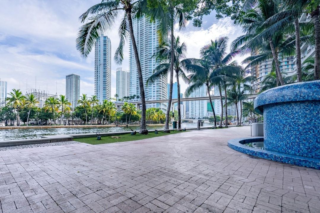 最近租的: $3,000 (1 贝兹, 1 浴室, 783 平方英尺)