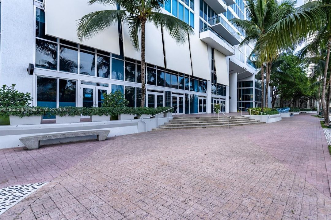 最近租的: $3,000 (1 贝兹, 1 浴室, 783 平方英尺)