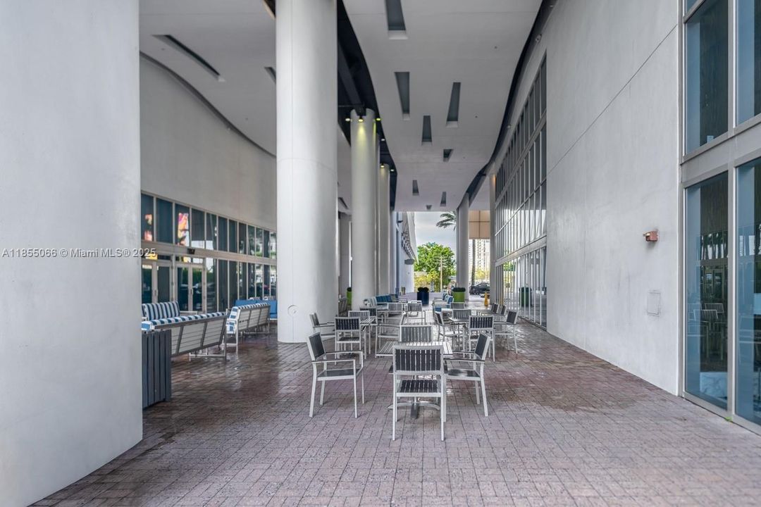 最近租的: $3,000 (1 贝兹, 1 浴室, 783 平方英尺)