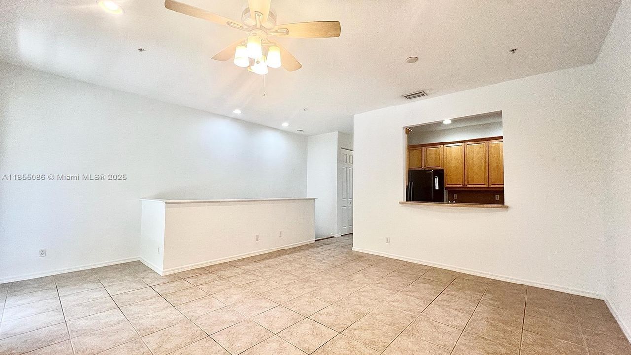 Recientemente alquilado: $3,000 (2 camas, 2 baños, 1290 Pies cuadrados)