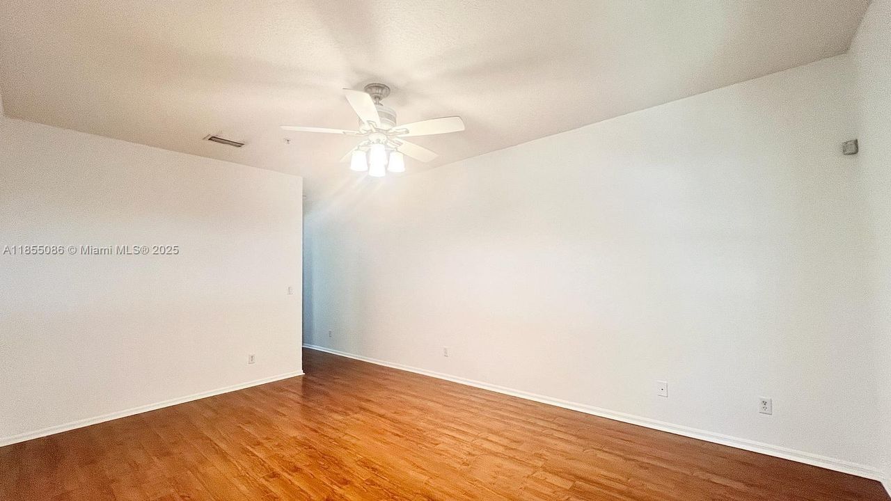 Recientemente alquilado: $3,000 (2 camas, 2 baños, 1290 Pies cuadrados)