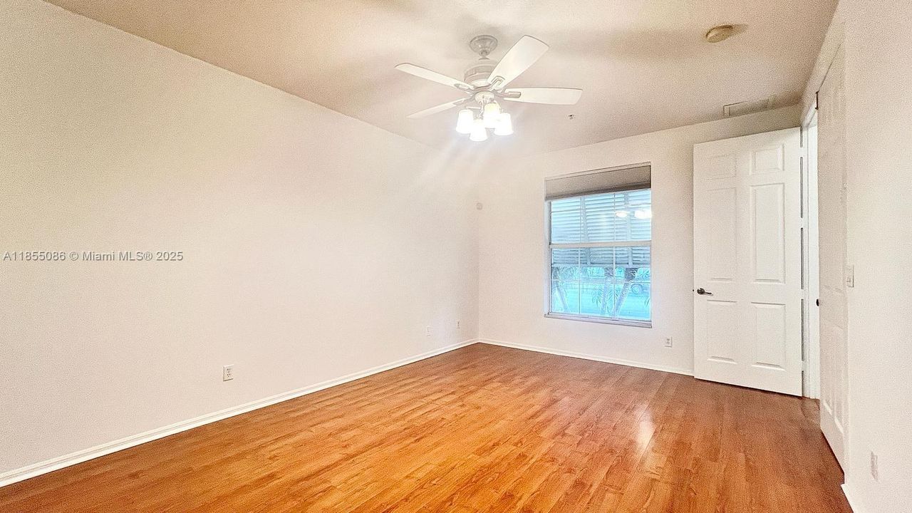 Recientemente alquilado: $3,000 (2 camas, 2 baños, 1290 Pies cuadrados)