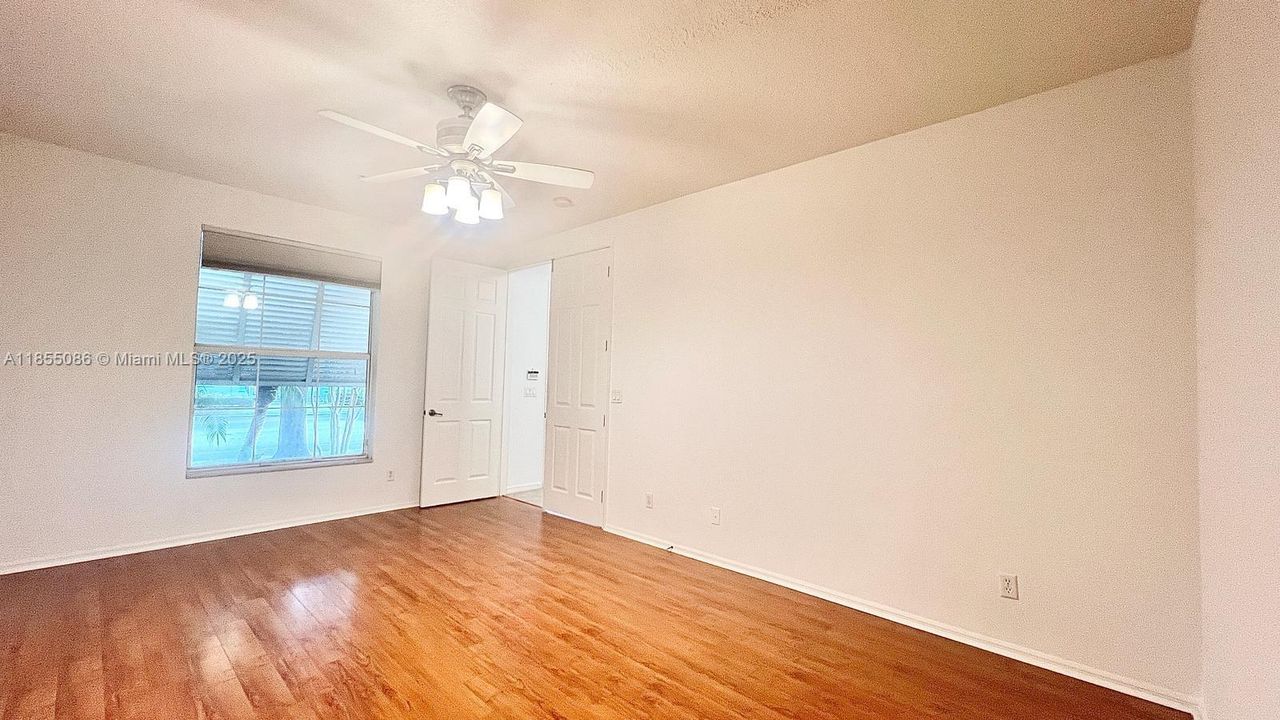 Recientemente alquilado: $3,000 (2 camas, 2 baños, 1290 Pies cuadrados)