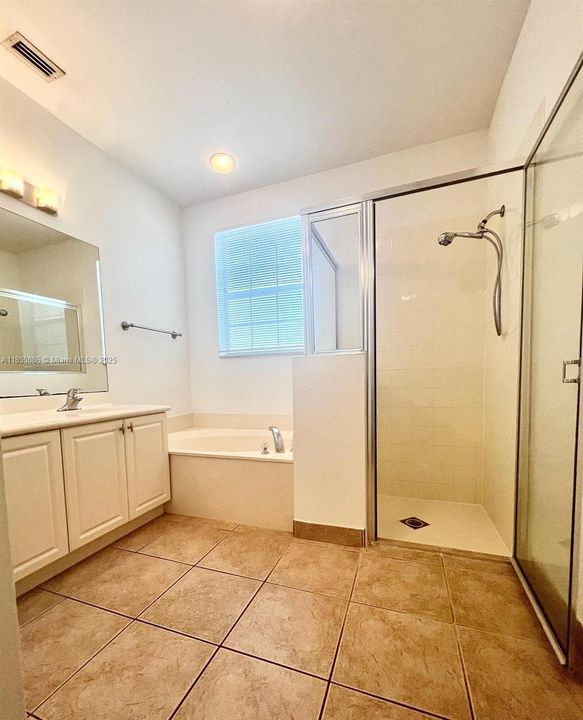 Recientemente alquilado: $3,000 (2 camas, 2 baños, 1290 Pies cuadrados)