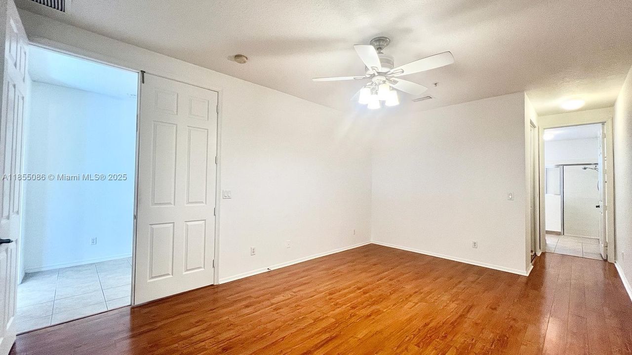 Recientemente alquilado: $3,000 (2 camas, 2 baños, 1290 Pies cuadrados)