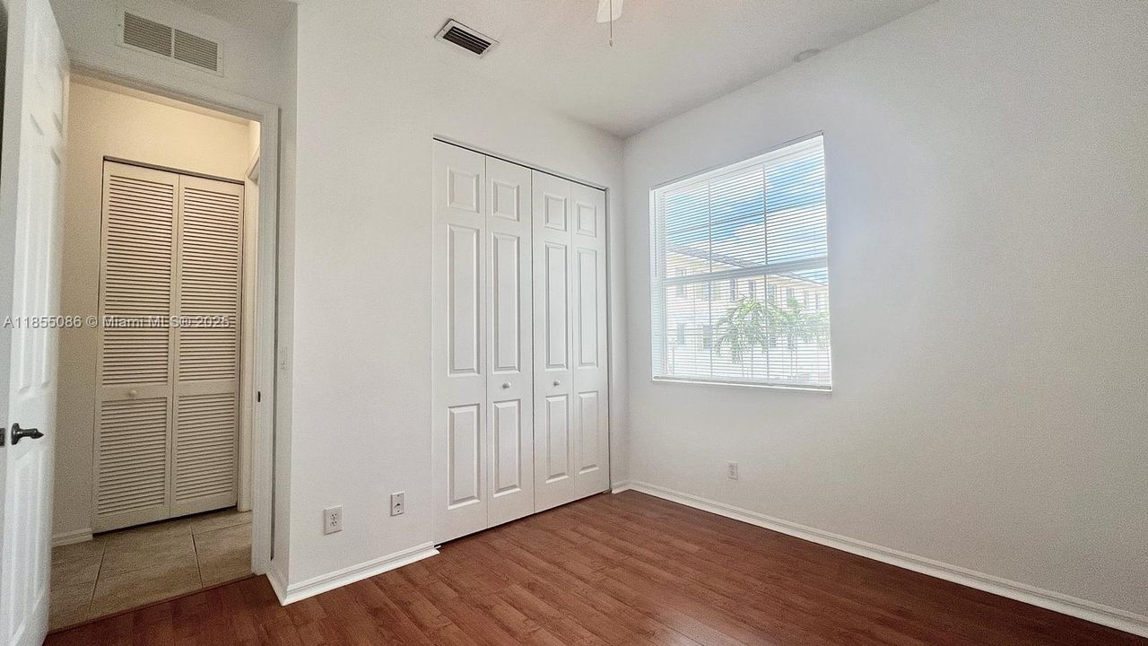 Recientemente alquilado: $3,000 (2 camas, 2 baños, 1290 Pies cuadrados)