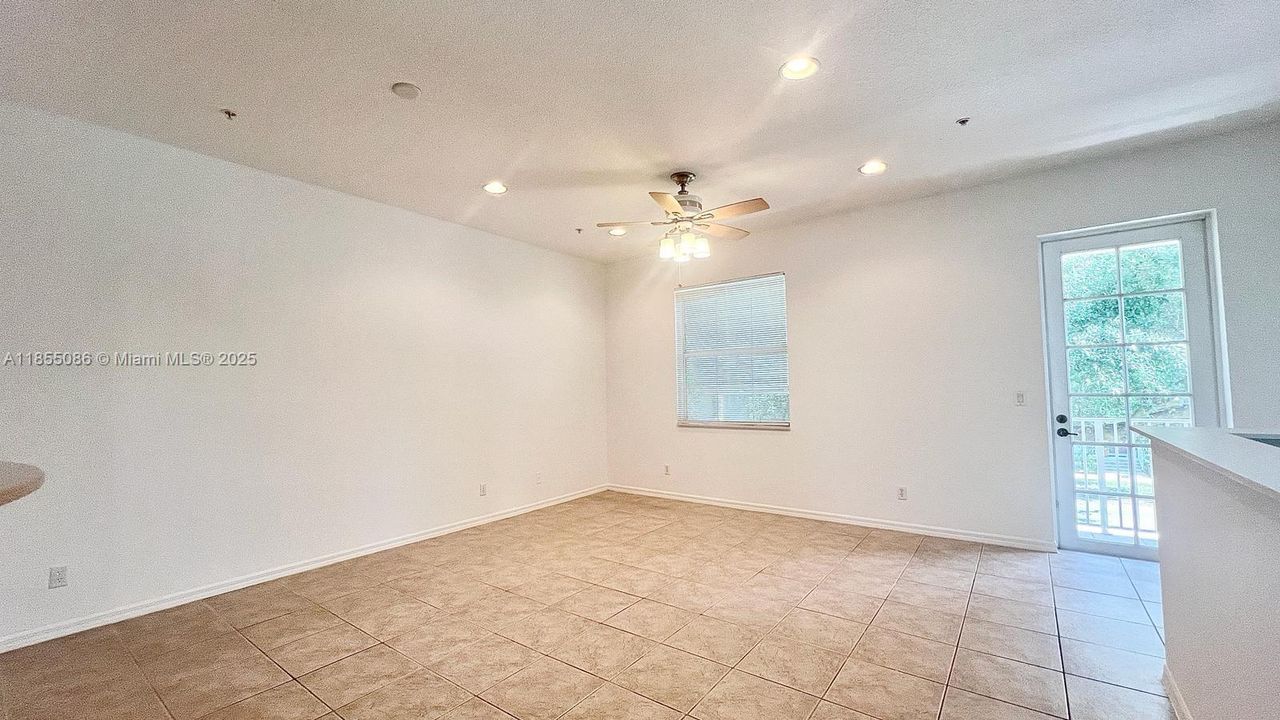 Recientemente alquilado: $3,000 (2 camas, 2 baños, 1290 Pies cuadrados)