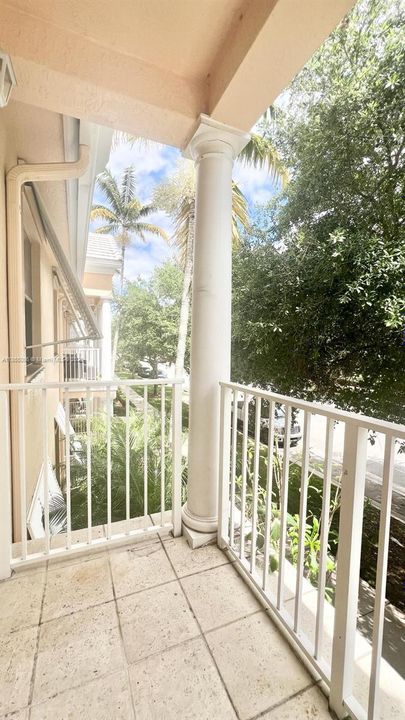 Recientemente alquilado: $3,000 (2 camas, 2 baños, 1290 Pies cuadrados)