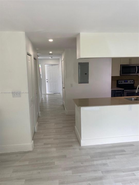 最近租的: $2,800 (3 贝兹, 2 浴室, 1330 平方英尺)