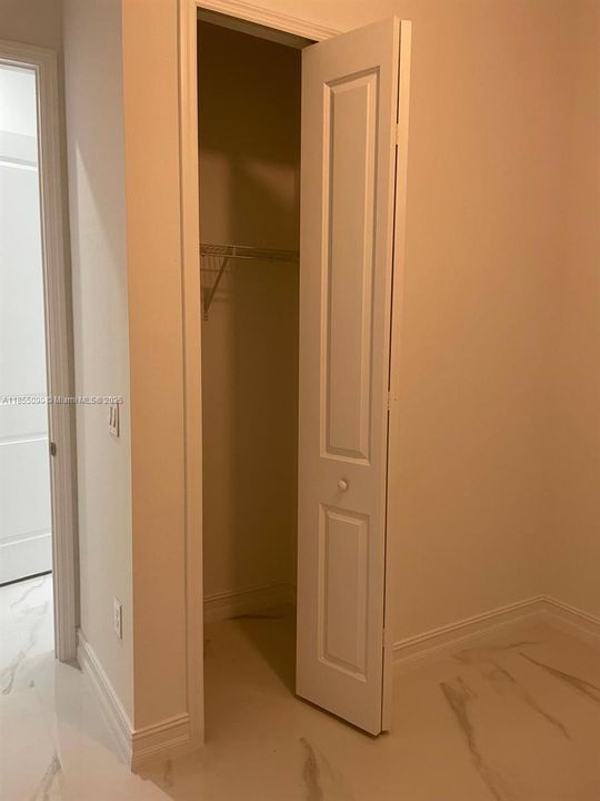 For Rent: $2,100 (3 beds, 3 baths, 1200 Square Feet)