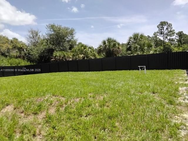 For Rent: $2,100 (3 beds, 3 baths, 1200 Square Feet)