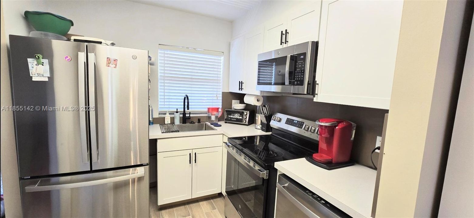 Active With Contract: $78,500 (1 beds, 1 baths, 640 Square Feet)