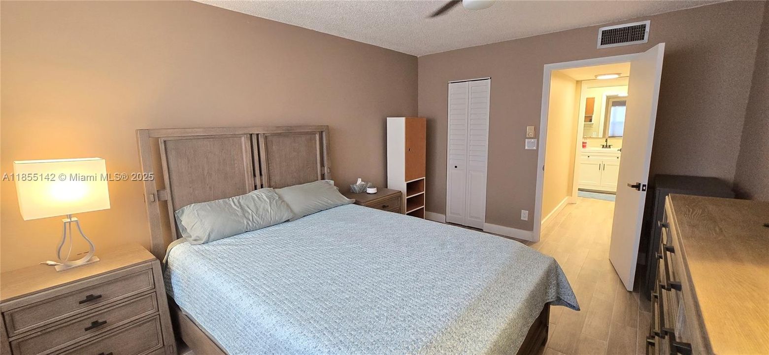 Active With Contract: $78,500 (1 beds, 1 baths, 640 Square Feet)
