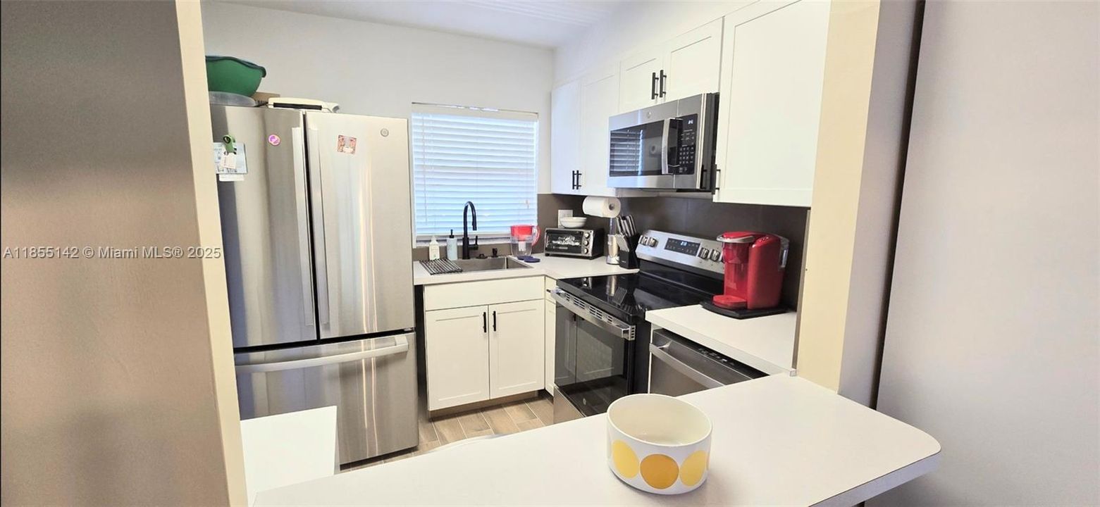 Active With Contract: $78,500 (1 beds, 1 baths, 640 Square Feet)