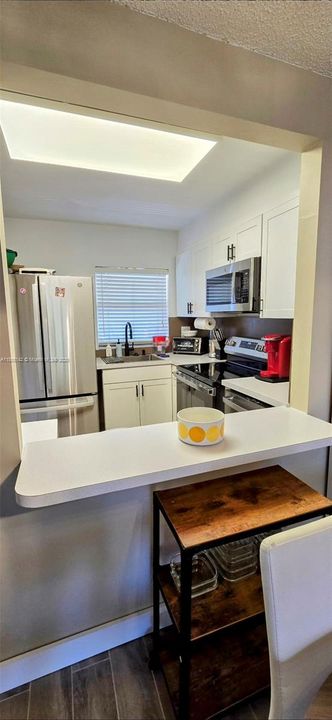 Active With Contract: $78,500 (1 beds, 1 baths, 640 Square Feet)