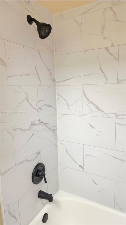 Active With Contract: $78,500 (1 beds, 1 baths, 640 Square Feet)