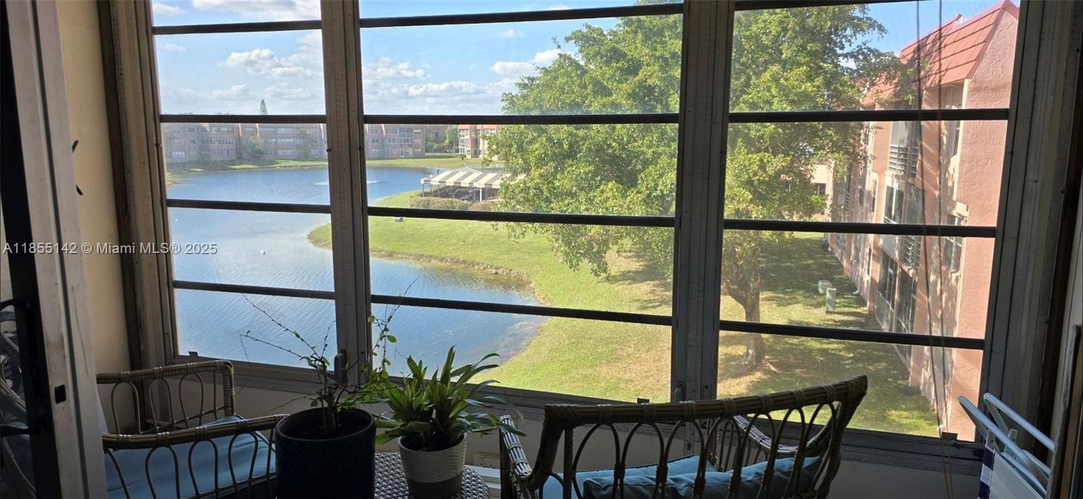 Active With Contract: $78,500 (1 beds, 1 baths, 640 Square Feet)