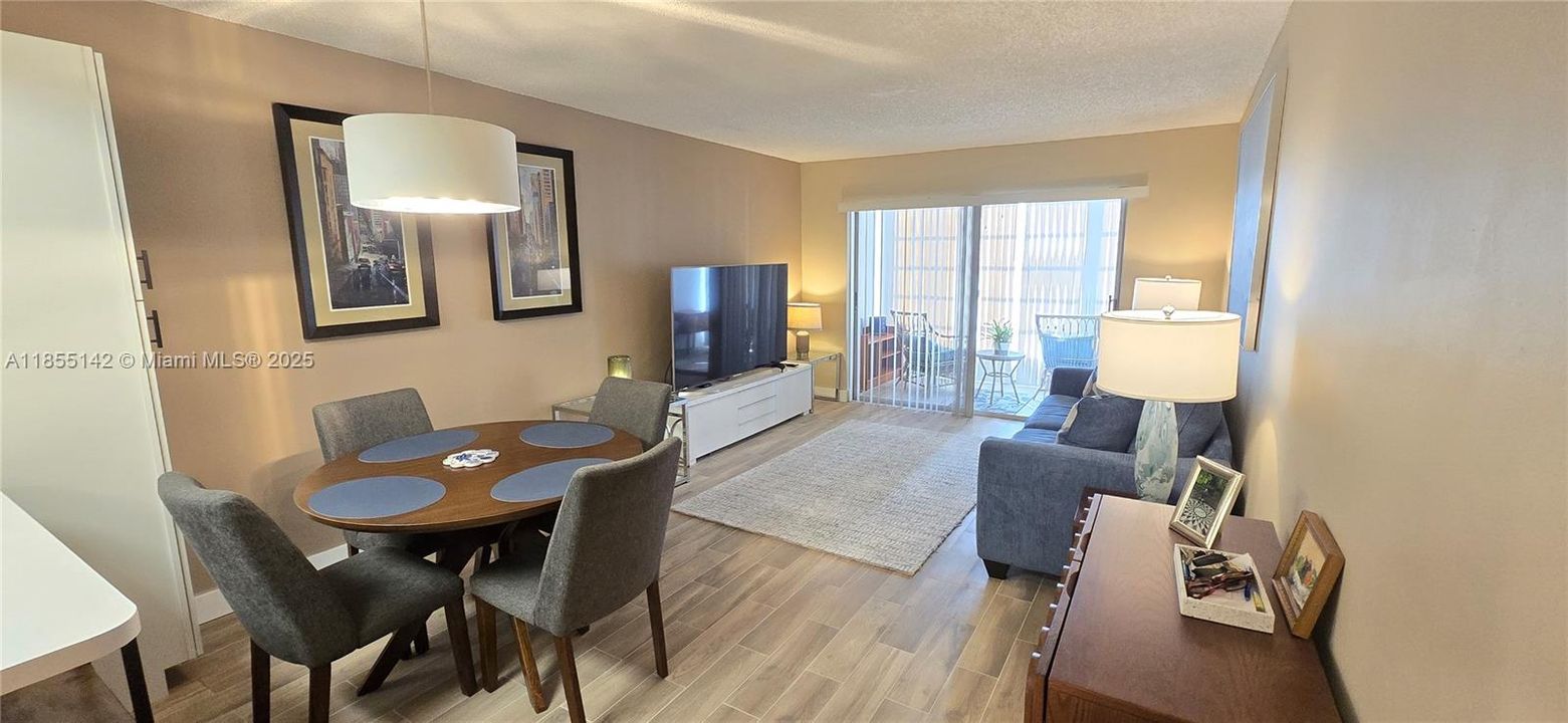 Active With Contract: $78,500 (1 beds, 1 baths, 640 Square Feet)