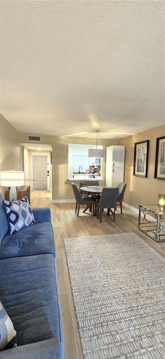 Active With Contract: $78,500 (1 beds, 1 baths, 640 Square Feet)