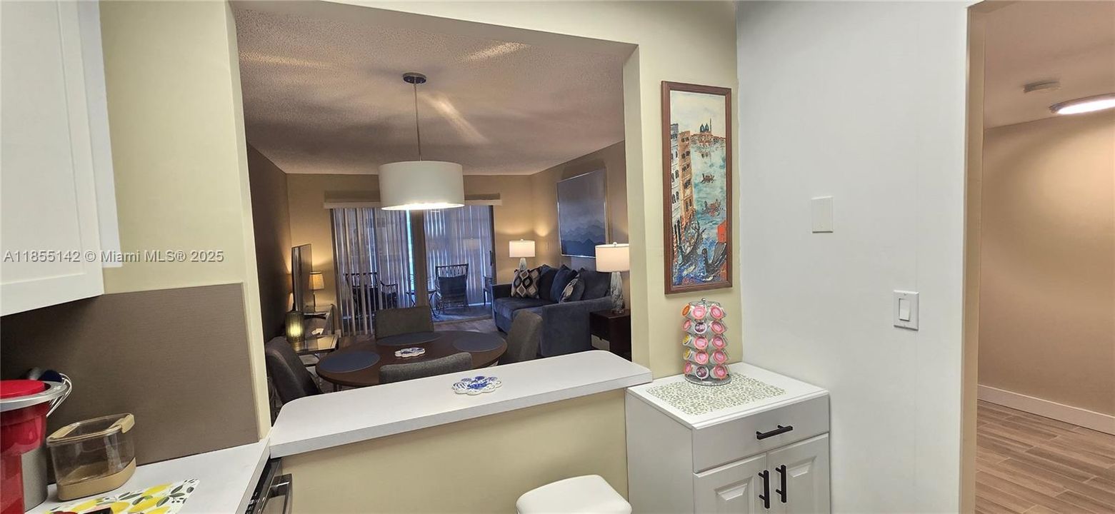 Active With Contract: $78,500 (1 beds, 1 baths, 640 Square Feet)