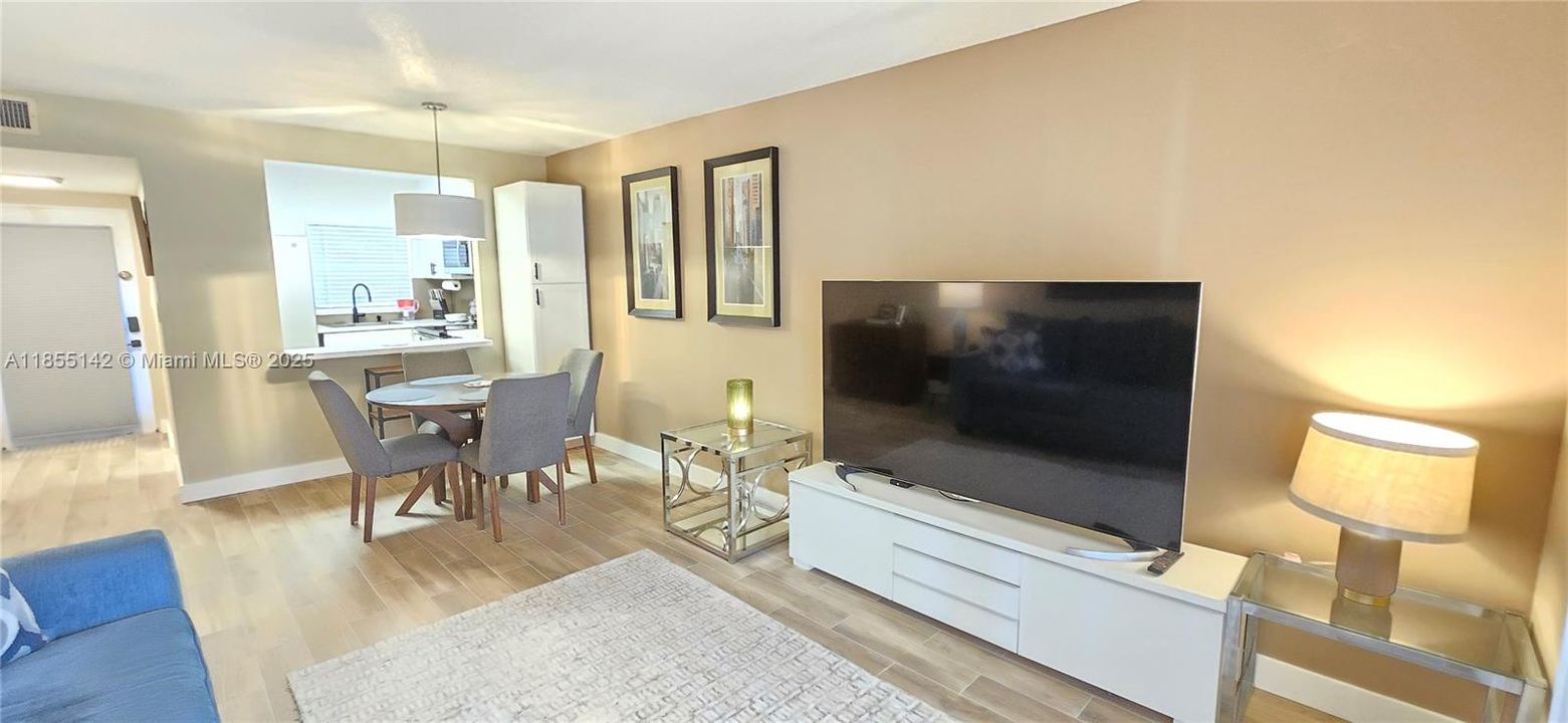 Active With Contract: $78,500 (1 beds, 1 baths, 640 Square Feet)