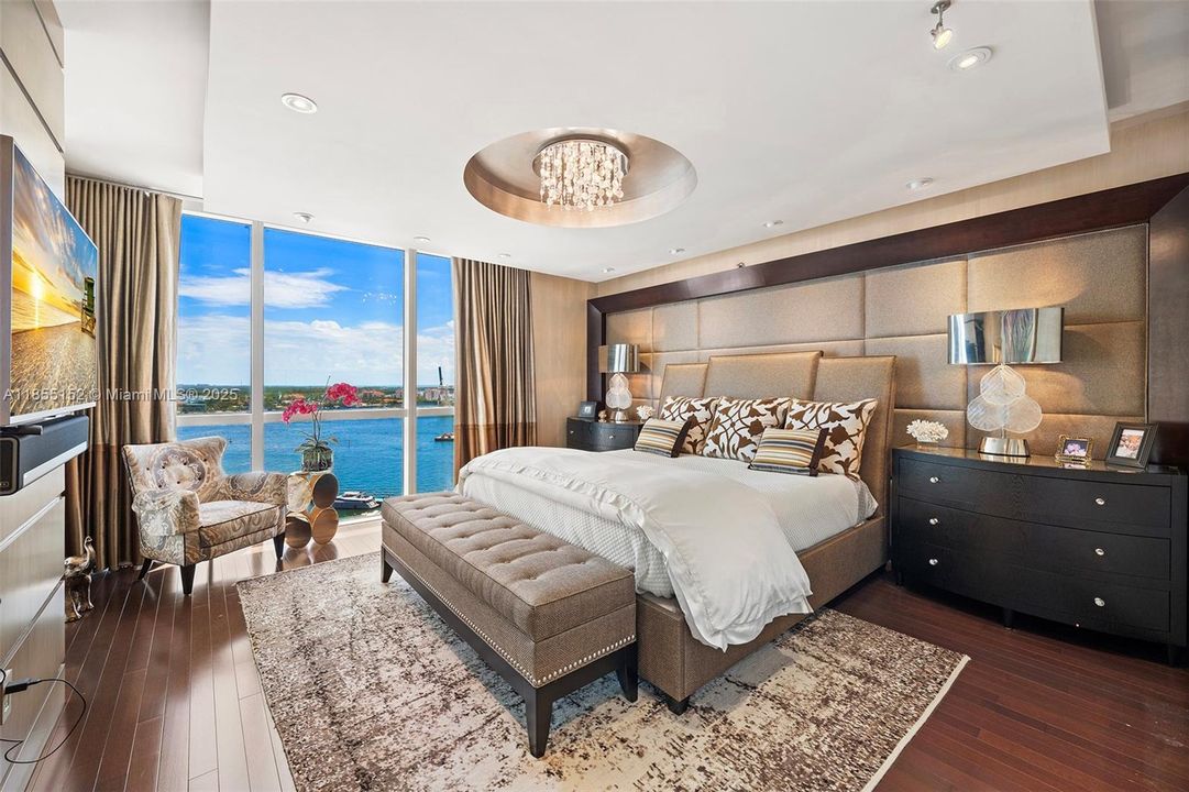 На продажу: $3,450,000 (2 спален, 2 ванн, 1815 Квадратных фут)