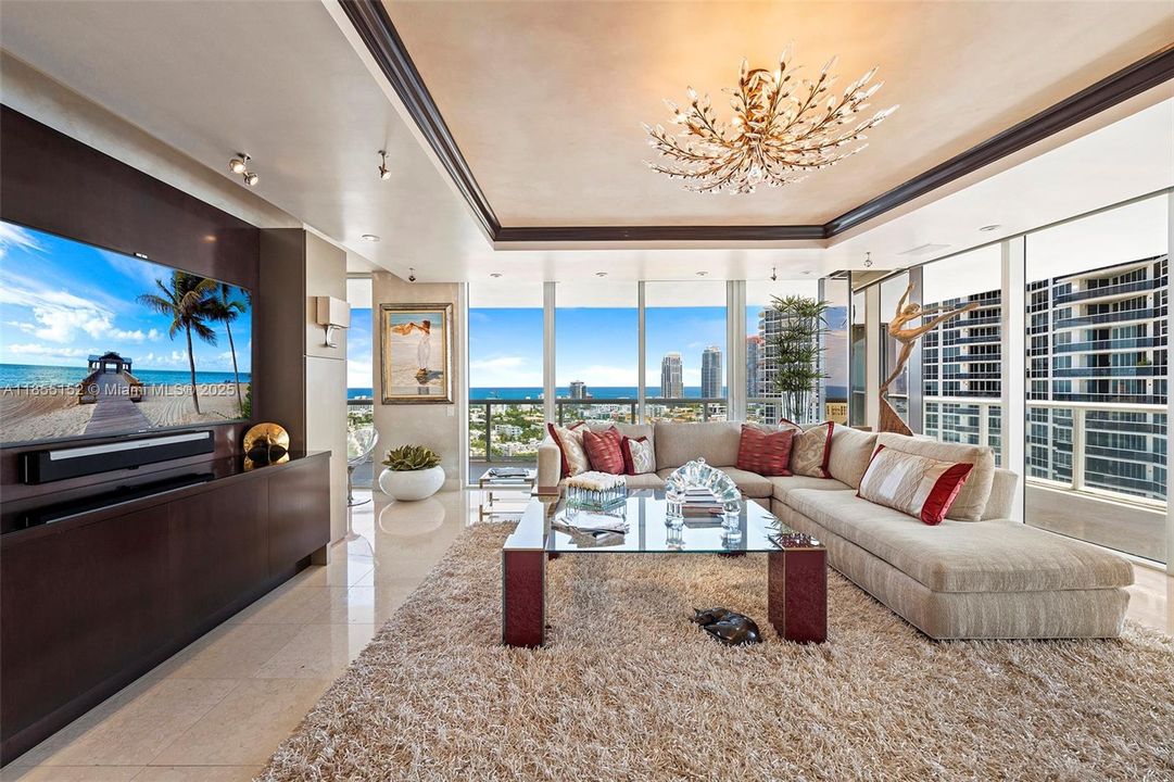 На продажу: $3,450,000 (2 спален, 2 ванн, 1815 Квадратных фут)