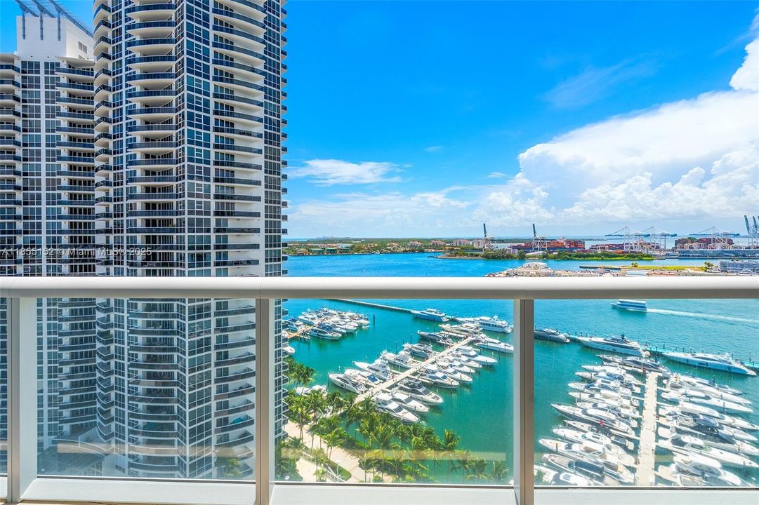 На продажу: $3,450,000 (2 спален, 2 ванн, 1815 Квадратных фут)